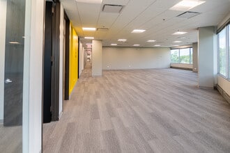 2800 S River Rd, Des Plaines, IL à louer Photo intérieure– Image 2 sur 6