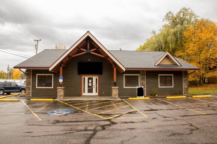 724 Second St E, Kalispell, MT à louer - Photo de l’immeuble – Image 1 sur 49