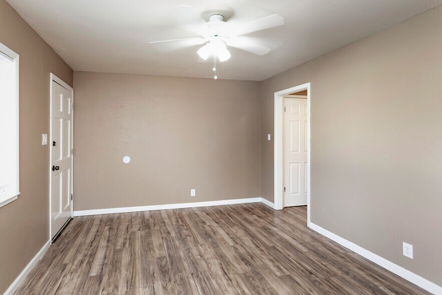 2136 Main St, Santa Clara, CA à vendre - Photo de l’immeuble – Image 2 sur 11
