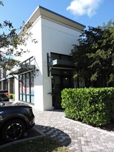 2669 Davis Blvd, Naples, FL à louer Hall d’entrée– Image 1 sur 8