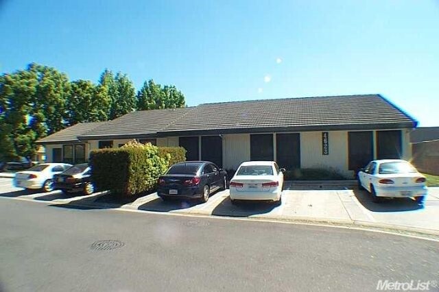 4623 Quail Lakes Dr, Stockton, CA à louer - Photo de l’immeuble – Image 3 sur 9