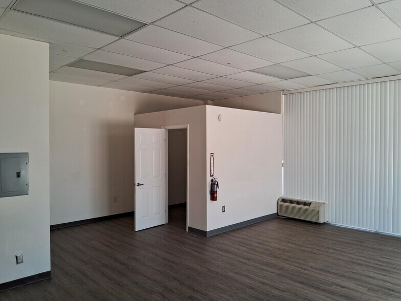 850-876 Duncan Ave, Kissimmee, FL à louer - Photo de l’immeuble – Image 2 sur 3
