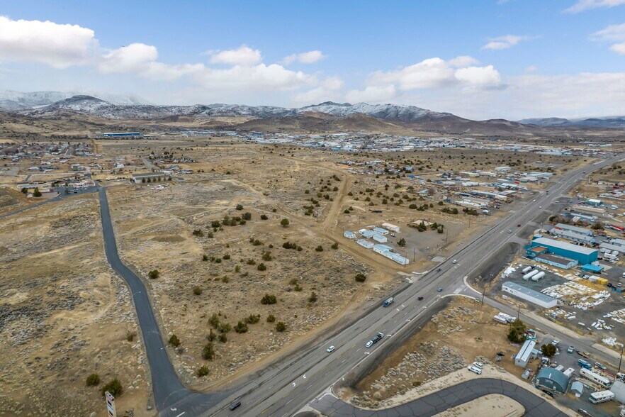 Julius Ln, Mound House, NV à vendre - Photo principale – Image 1 sur 1