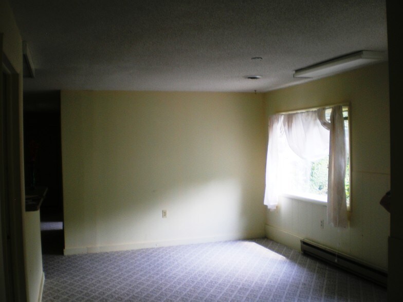 4939 State Highway 23, Norwich, NY à vendre - Photo de l’immeuble – Image 3 sur 25