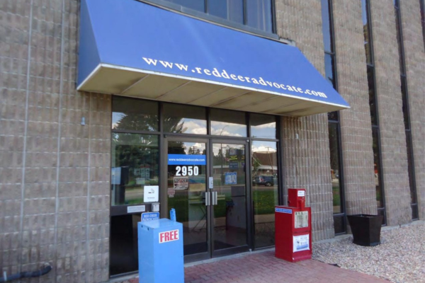2950 Bremner Ave, Red Deer, AB à vendre - Photo de l’immeuble – Image 2 sur 49