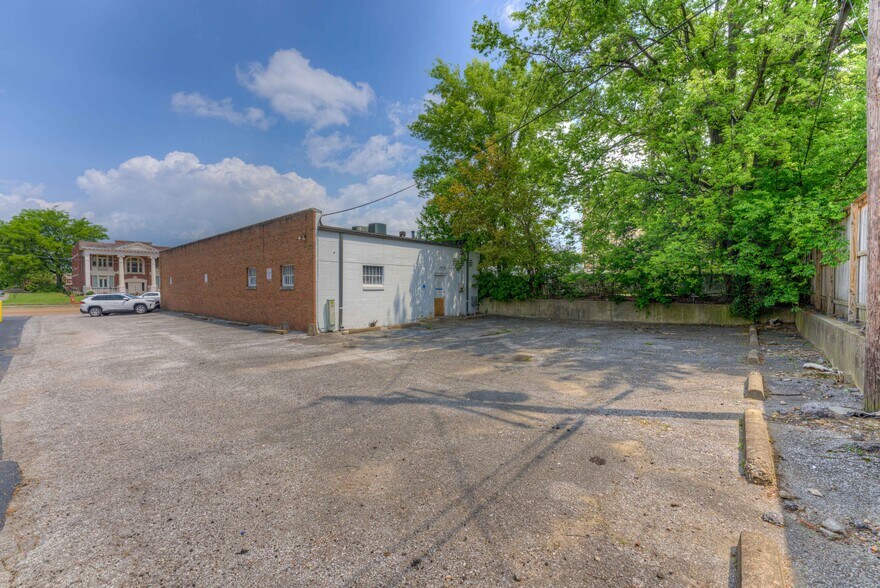 1461 Madison Ave, Memphis, TN à vendre - Photo de l’immeuble – Image 3 sur 6
