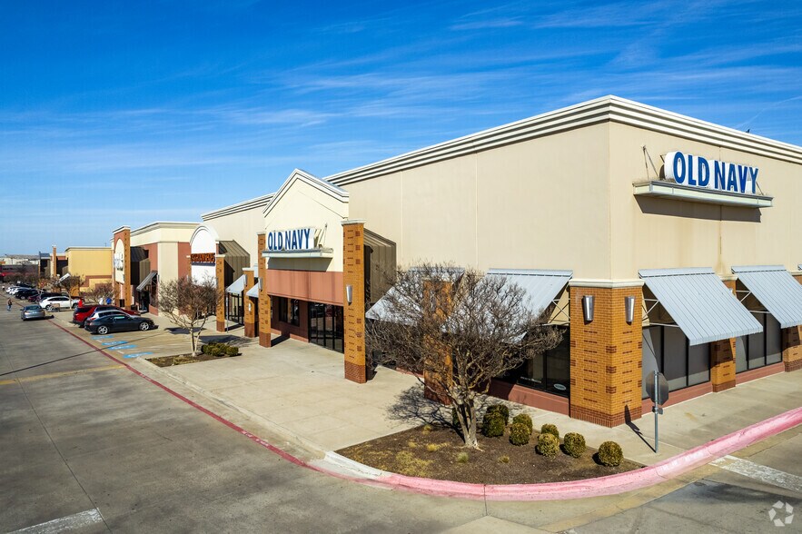 2325 S Stemmons Fwy, Lewisville, TX à louer - Photo principale – Image 1 sur 3