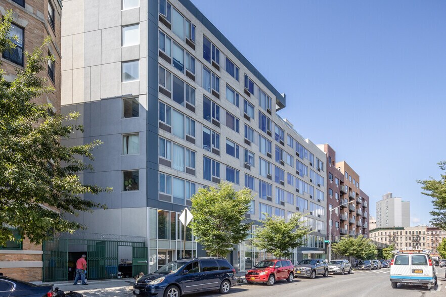 446-448 W 167th St, New York, NY à vendre - Photo de l’immeuble – Image 1 sur 6