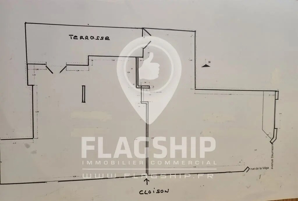 Local commercial dans Paris à vendre Plan d’étage– Image 1 sur 2