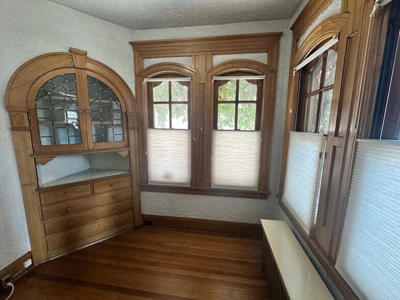 527 S Arlington Ave, Reno, NV à louer - Photo de l’immeuble – Image 2 sur 27