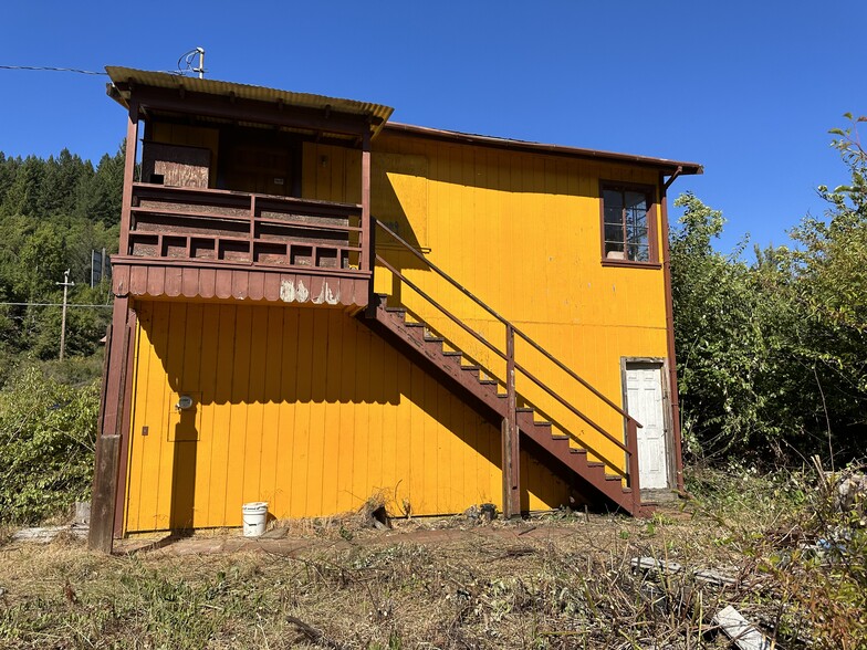 12972 Avenue of the Giants St, Myers Flat, CA à vendre - Photo de l’immeuble – Image 1 sur 3
