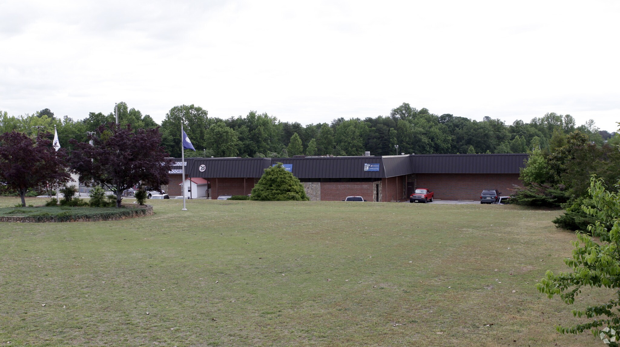 317 S Buncombe Rd, Greer, SC à louer Photo principale– Image 1 sur 4