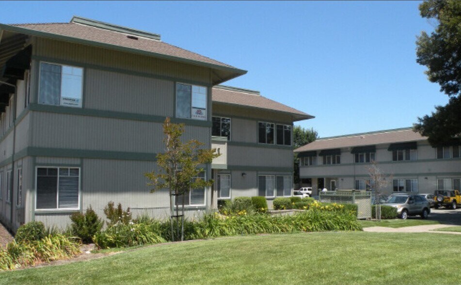 11750 Dublin Blvd, Dublin, CA à louer - Photo de l’immeuble – Image 1 sur 4