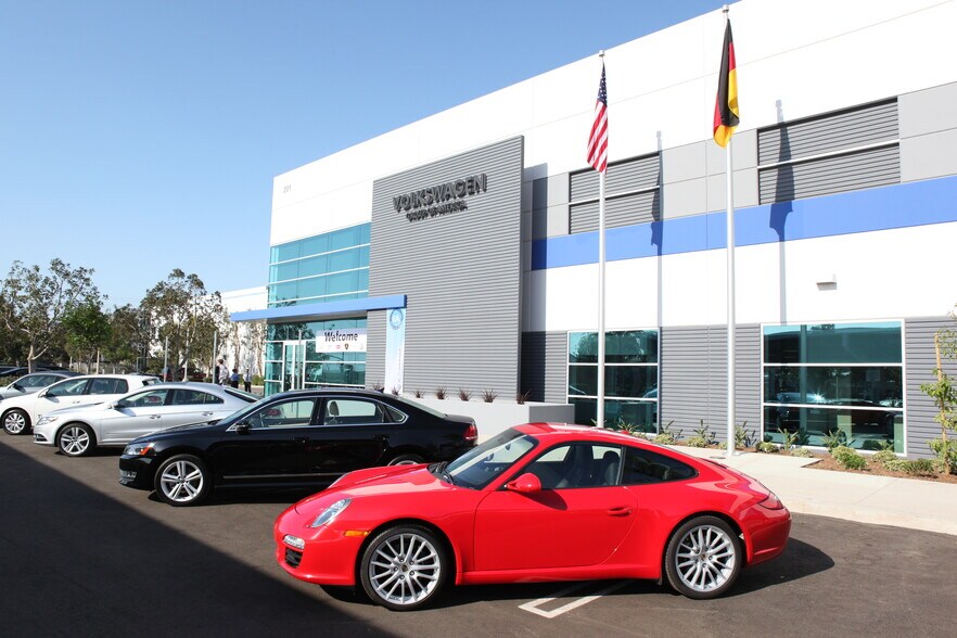 Volkswagen Engineering Campus portefeuille de 2 biens à vendre sur LoopNet.fr - Photo de l’immeuble – Image 2 sur 10