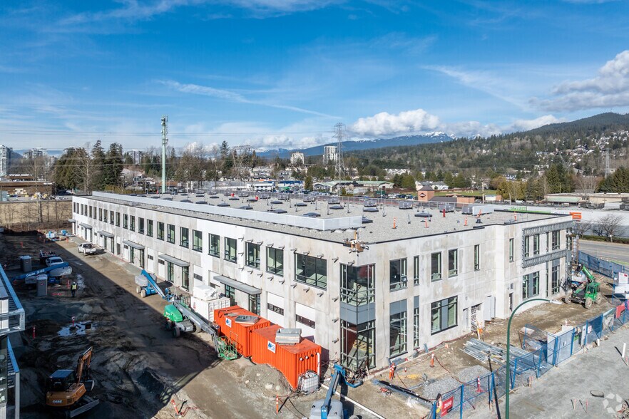 2660 Barnet Hwy, Coquitlam, BC à vendre - Photo de l’immeuble – Image 2 sur 3