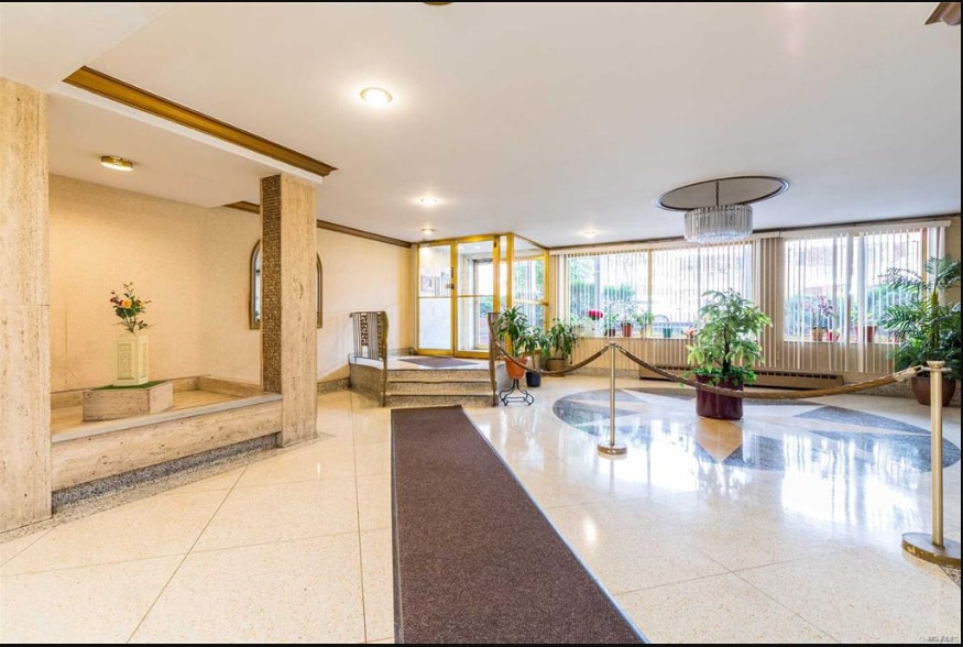 144-24 37th Ave, Flushing, NY 11354 - Lot LD -  - Hall d’entrée - Image 1 of 14