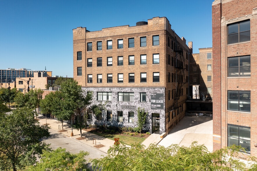 344 N Ogden Ave, Chicago, IL à vendre - Photo principale – Image 1 sur 25