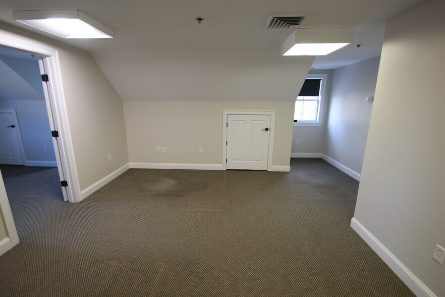 162 Park St, North Reading, MA à louer - Photo de l’immeuble – Image 3 sur 10