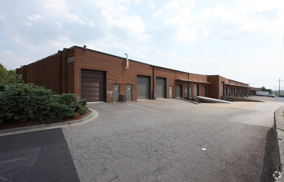 3715 Northcrest Rd, Atlanta, GA à louer - Photo principale – Image 2 sur 5