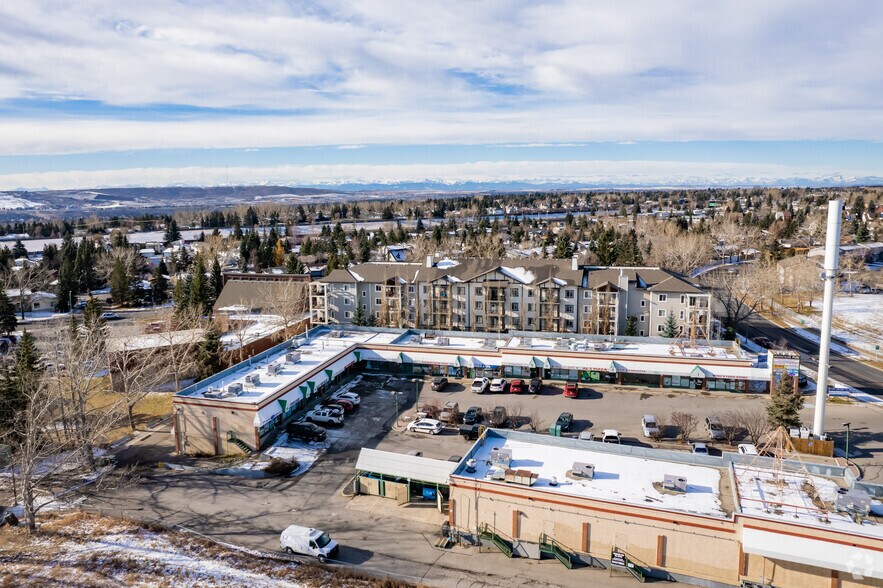 735 Ranchlands Blvd NW, Calgary, AB à louer - Aérien – Image 2 sur 5