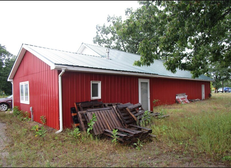 4735 S Straits Hwy, Indian River, MI à vendre - Photo de l’immeuble – Image 2 sur 14