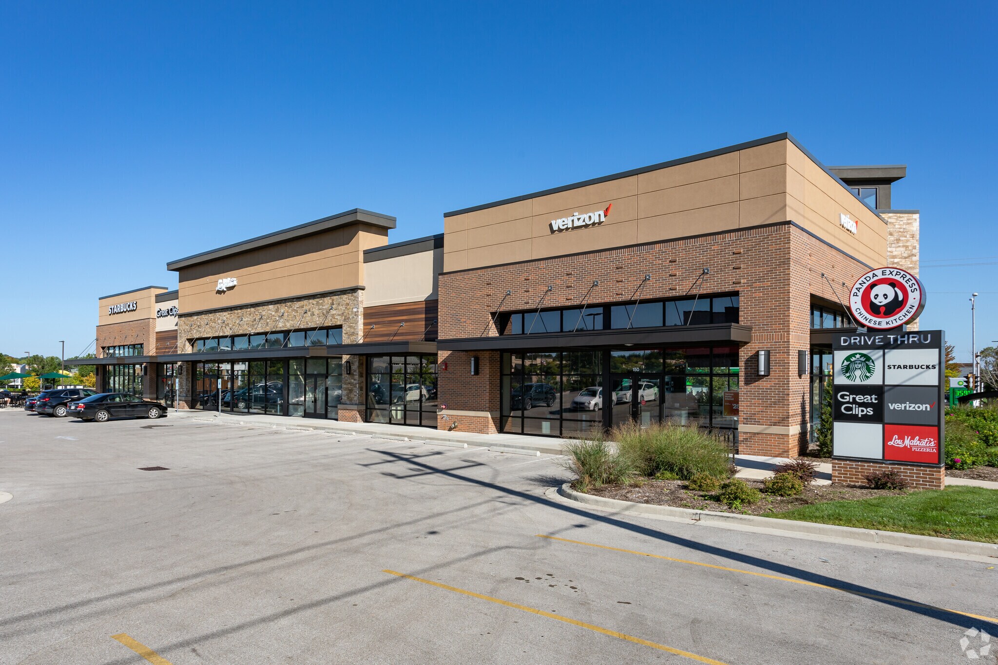 2720 N Grandview Blvd, Waukesha, WI à louer Photo de l’immeuble– Image 1 sur 8