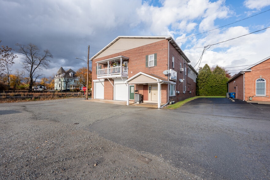 700 Hoke St, Latrobe, PA à vendre - Photo de l’immeuble – Image 2 sur 27