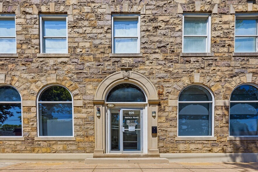 806 Beaver St, Bristol, PA à vendre - Photo de l’immeuble – Image 2 sur 25