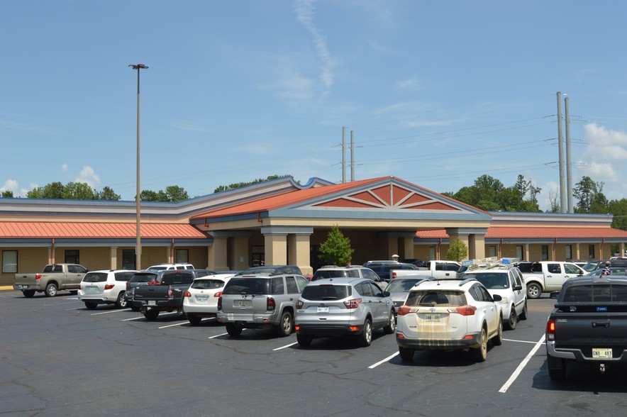 1300 Sunset Dr, Grenada, MS à louer - Photo de l’immeuble – Image 3 sur 5