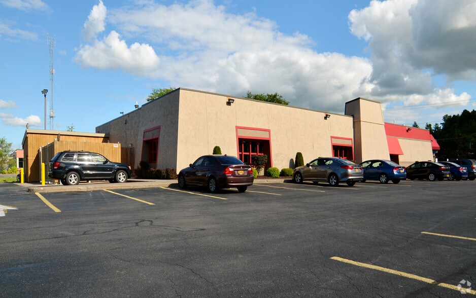 2965 Erie Blvd E, Syracuse, NY à vendre - Photo de l’immeuble – Image 2 sur 8