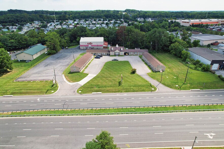 10025 Pulaski Hwy, Middle River, MD à vendre - Photo de l’immeuble – Image 1 sur 20