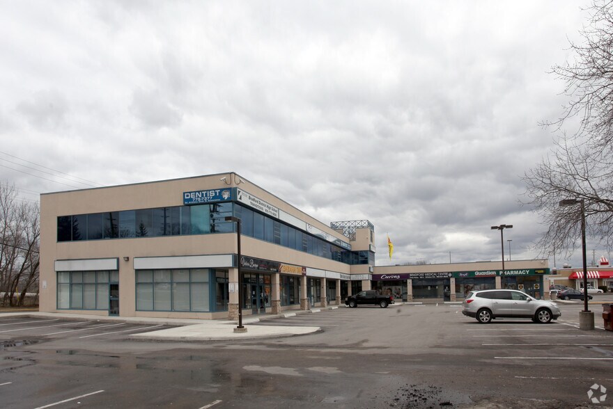 157 Holland St E, Bradford West Gwillimbury, ON à louer - Photo de l’immeuble – Image 2 sur 6