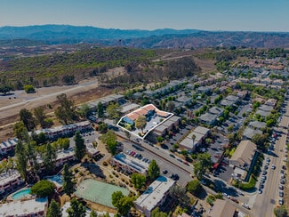 Plus de détails pour 725 Alturas Ln, Fallbrook, CA - Logement à vendre
