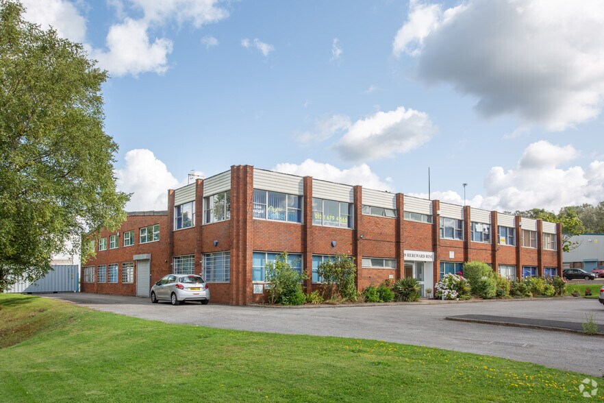 19 Hereward Rise, Halesowen à louer - Photo principale – Image 1 sur 23