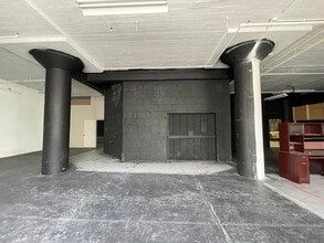 350 N Ogden Ave, Chicago, IL à louer Photo intérieure– Image 2 sur 2