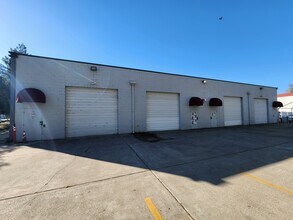 27 Commerce Pl, Vacaville, CA à louer Photo de l’immeuble– Image 2 sur 3