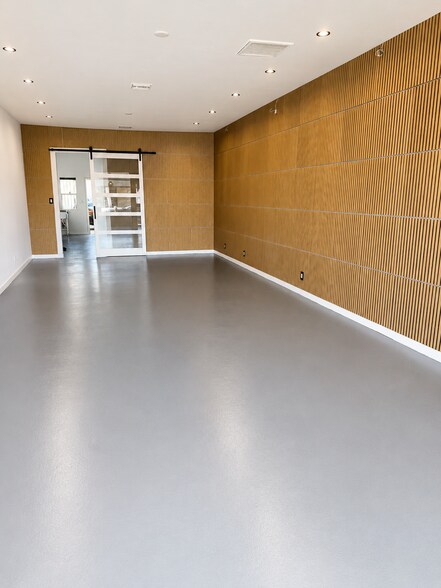22750-22754 Ventura Blvd, Woodland Hills, CA à louer - Photo de l’immeuble – Image 2 sur 10