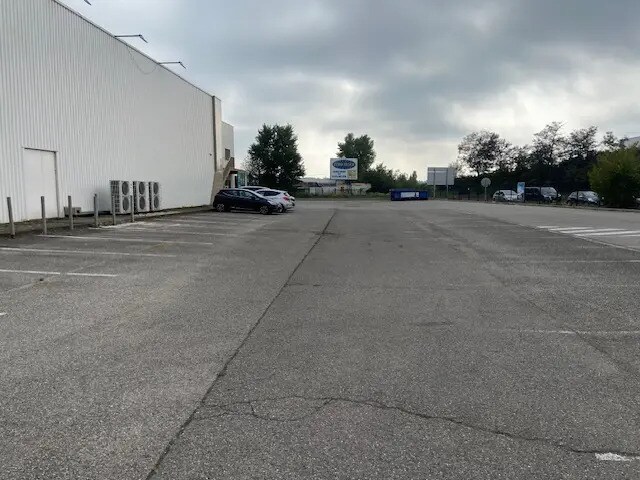 Plus de détails pour Local d'activités à louer