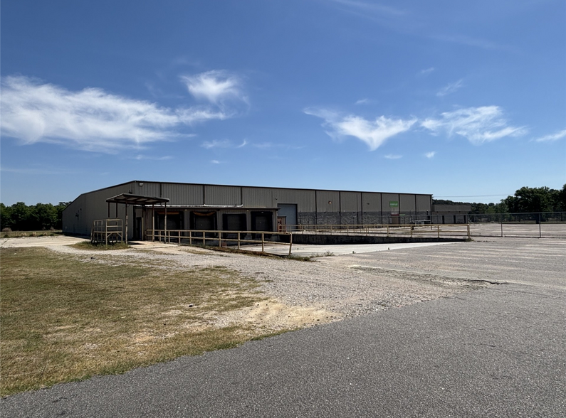100 Industrial Rd, Red Springs, NC à louer - Photo de l’immeuble – Image 1 sur 10