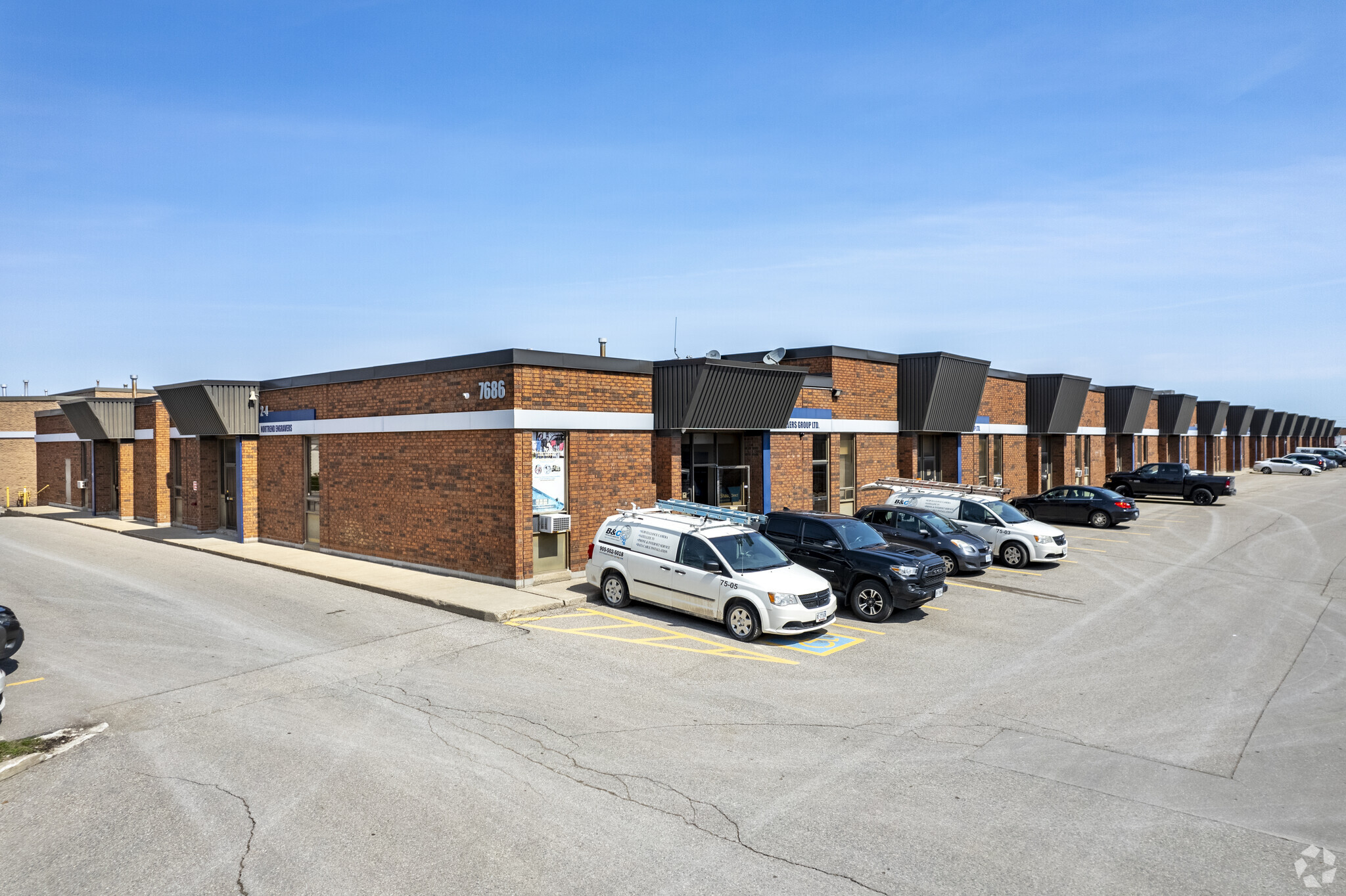 7686 Kimbel St, Mississauga, ON à vendre Photo principale– Image 1 sur 31