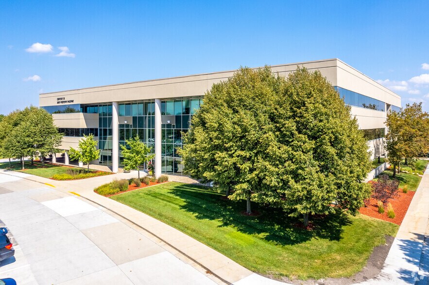 2600 Westown Pky, West Des Moines, IA à louer - Photo de l’immeuble – Image 1 sur 6