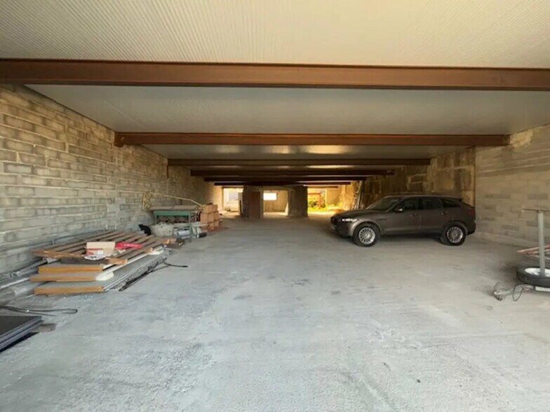 Industriel/Logistique dans Castillon-du-Gard à louer - Photo intérieure – Image 1 sur 3