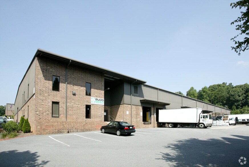 199 Budd Blvd, Winston-Salem, NC à louer - Photo de l’immeuble – Image 3 sur 16