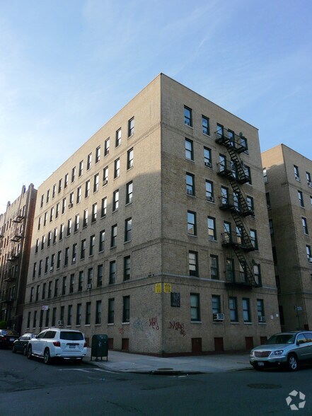 2734 Sedgwick Ave, Bronx, NY à vendre - Photo principale – Image 1 sur 3