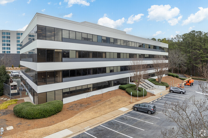 3150 Holcomb Bridge Rd, Norcross, GA à louer - Photo principale – Image 1 sur 20