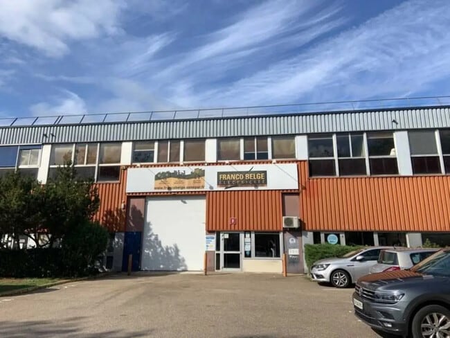 Plus de détails pour 4 Rue Albert Einstein, Trappes - Local d'activités à louer