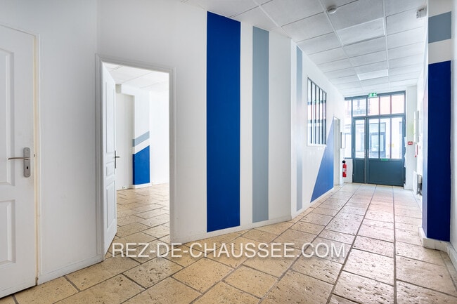 Plus de détails pour Local commercial à vendre