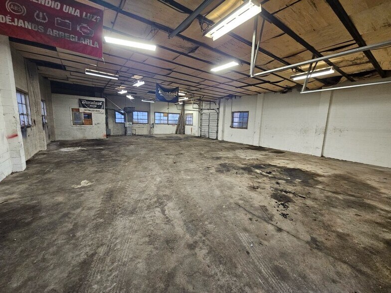 4304 Groves Rd, Columbus, OH à louer - Photo de l’immeuble – Image 2 sur 6