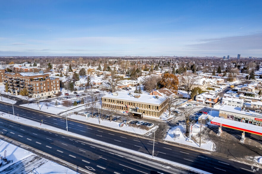 3869 Boul des Sources, Dollard-des-Ormeaux, QC à louer - Aérien – Image 2 sur 3