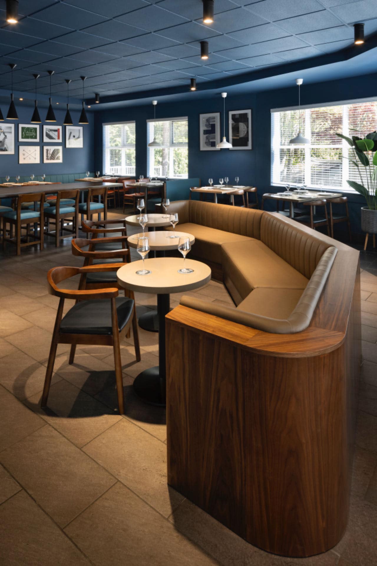 10410 158th St, Surrey, BC à louer Photo de l’immeuble– Image 1 sur 4